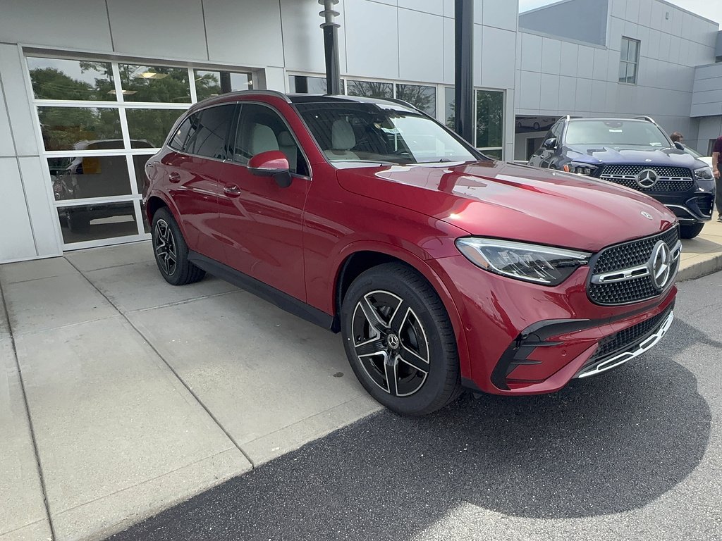 New 2026 MANUFAKTUR Patagonia Red Metallic Mercedes-Benz AWD GLC 300 4MATIC® 4dr SUV image 5