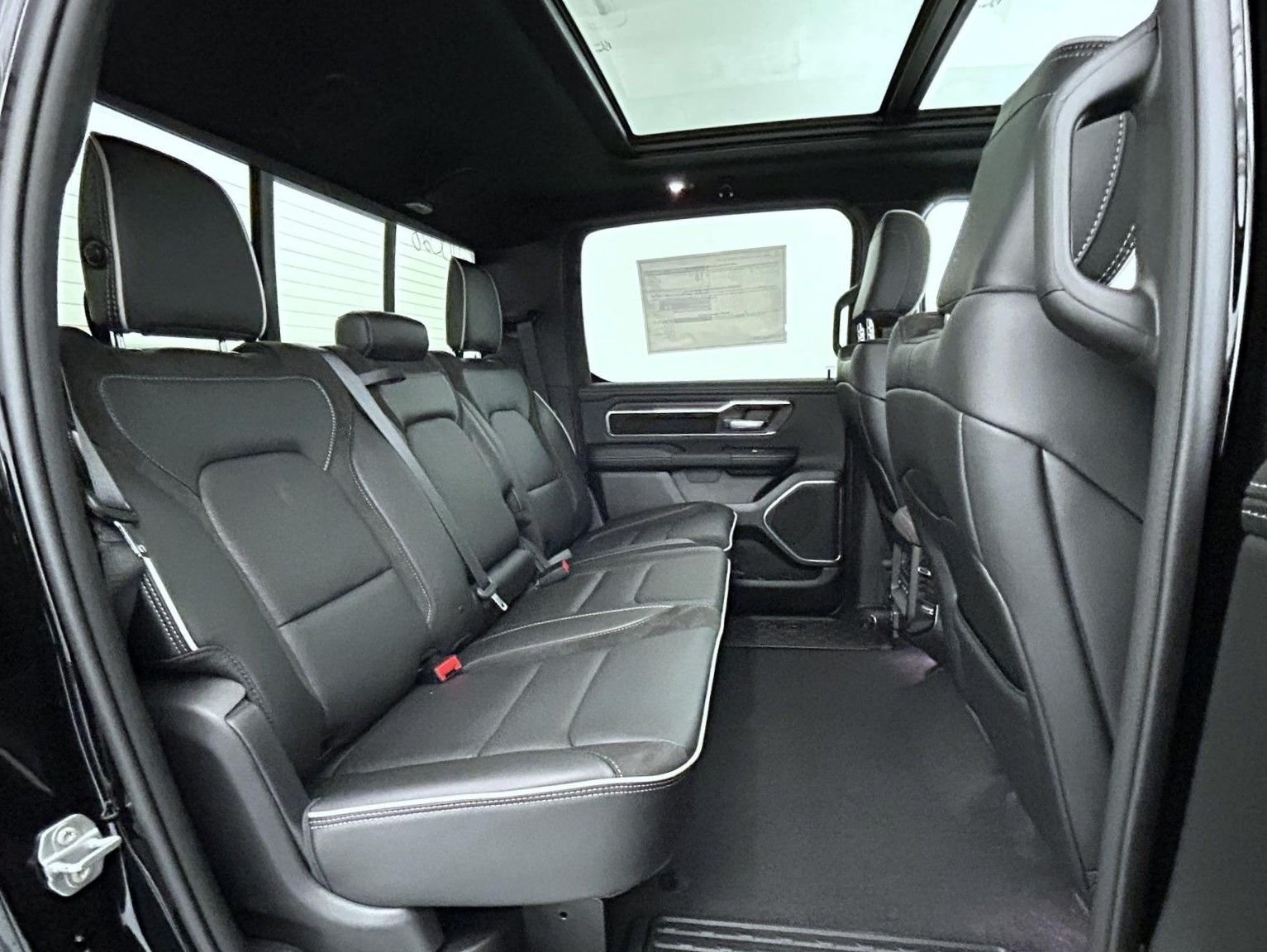 New 2027 Diamond Black Crystal Pearl-Coat Exterior Paint RAM Laramie image 18