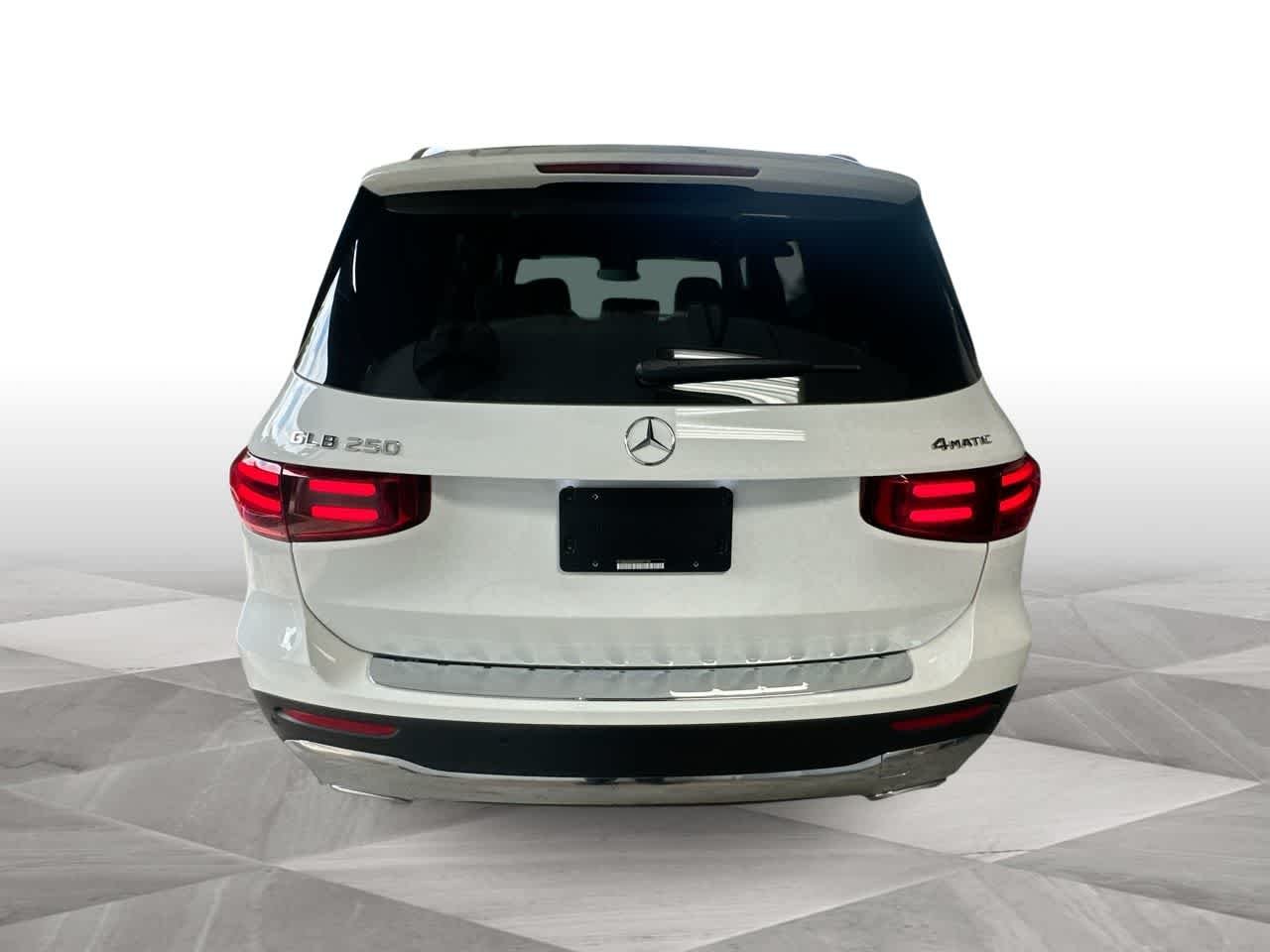 Used 2025 Polar White Mercedes-Benz GLB 250 image 7