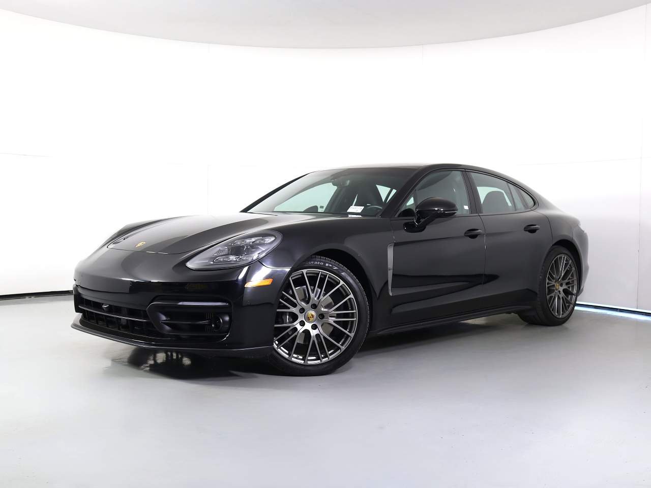 2023 Porsche Panamera Platinum Edition's photo