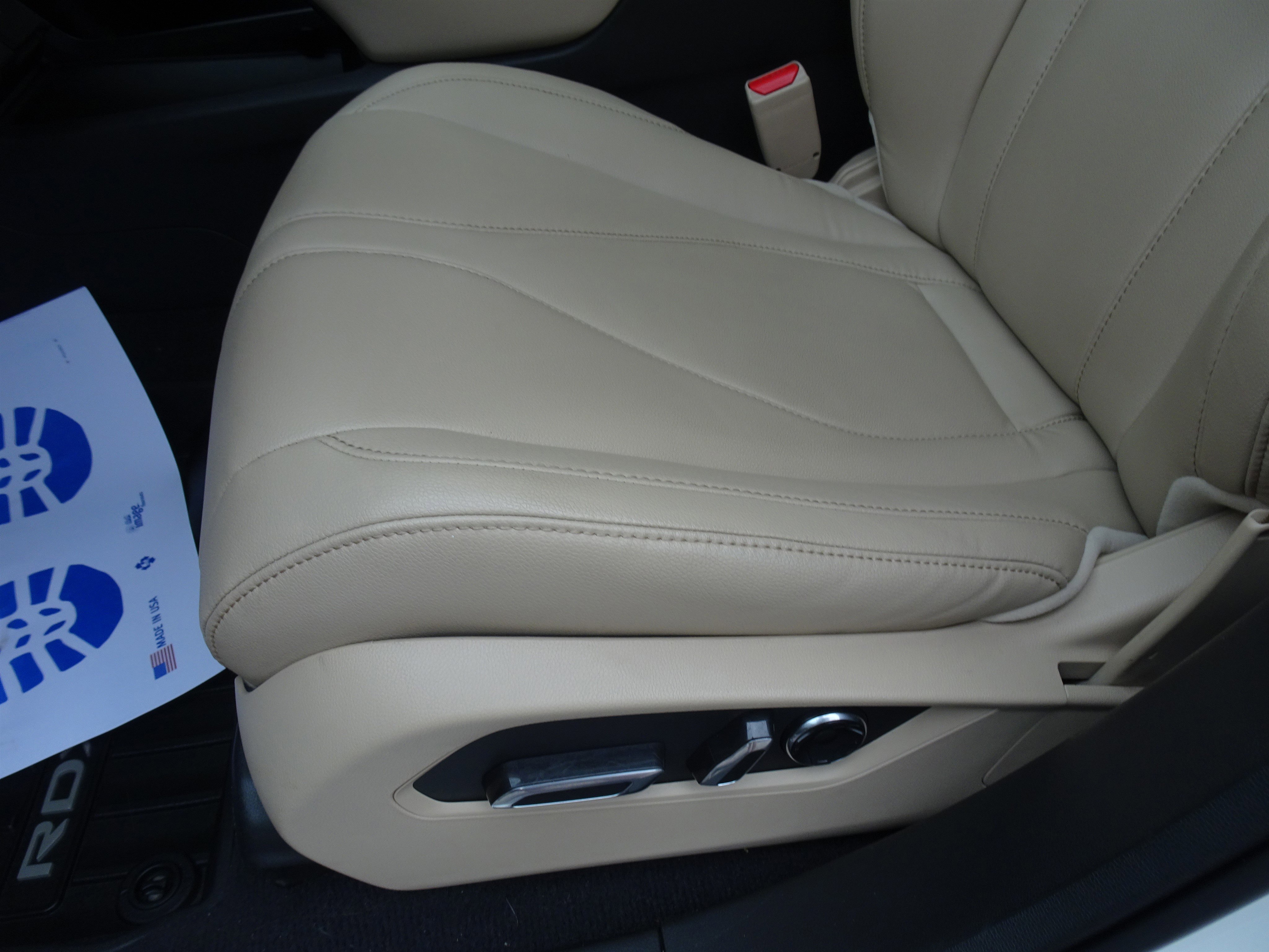 Used 2019 White Diamond Pearl Acura Base image 9