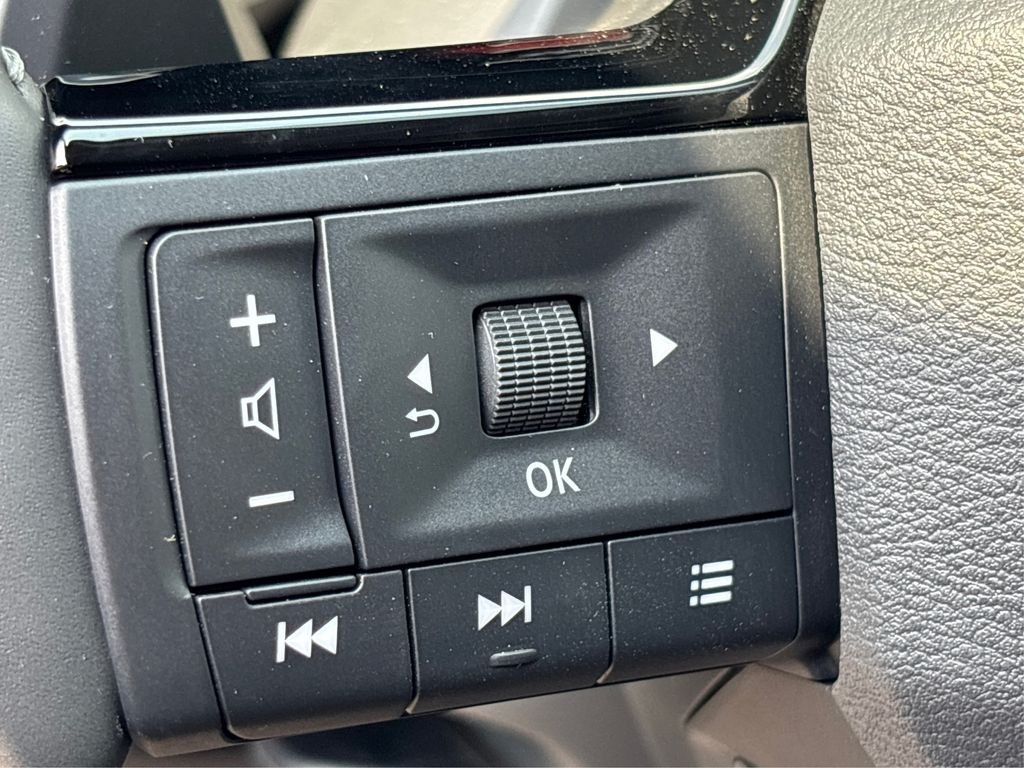 Used 2025 Gray Nissan SL image 27