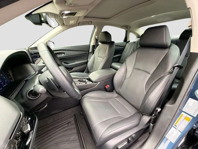 Used 2025  Honda Touring image 10