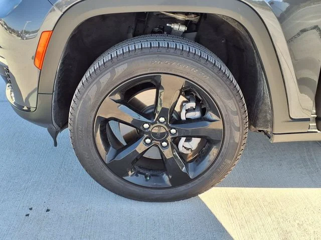 Used 2025 Gray Jeep Limited image 26
