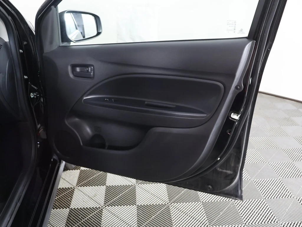 Used 2024 Black Mitsubishi ES image 21
