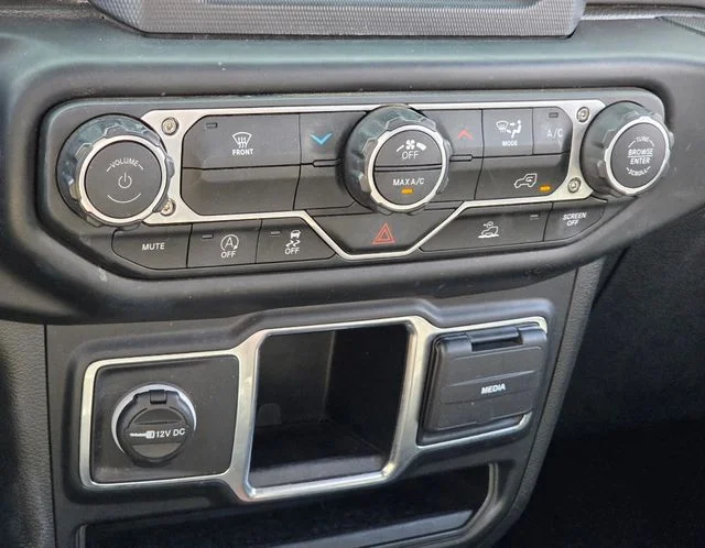 Used 2023 White Jeep Sport image 26