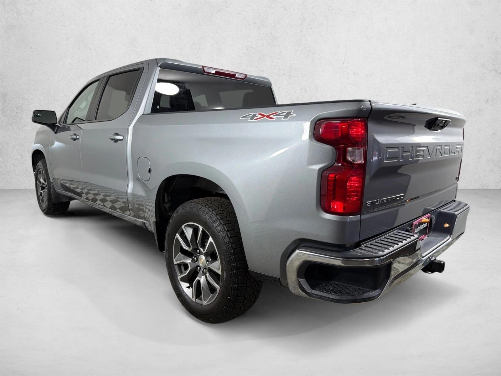 Used 2024 Sterling Gray Metallic Chevrolet LT image 5