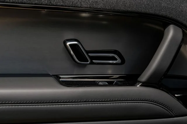 New 2026 Santorini Black Land Rover SE image 61