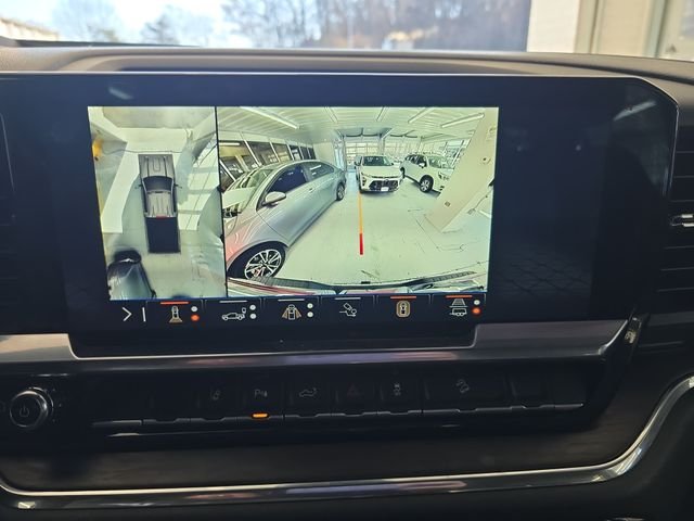 Used 2024 White GMC SLT image 16