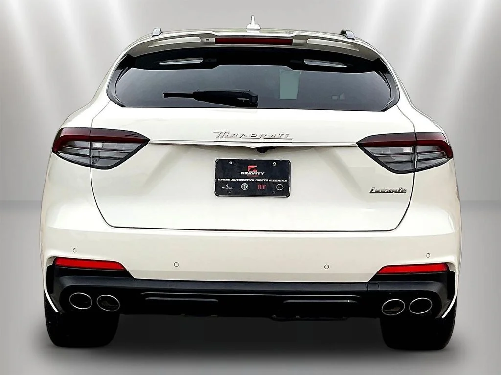 Used 2024 Bianco Maserati Modena image 5