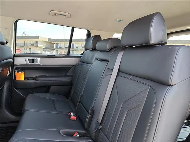 New 2026 Shimmering Silver Hyundai SEL image 8