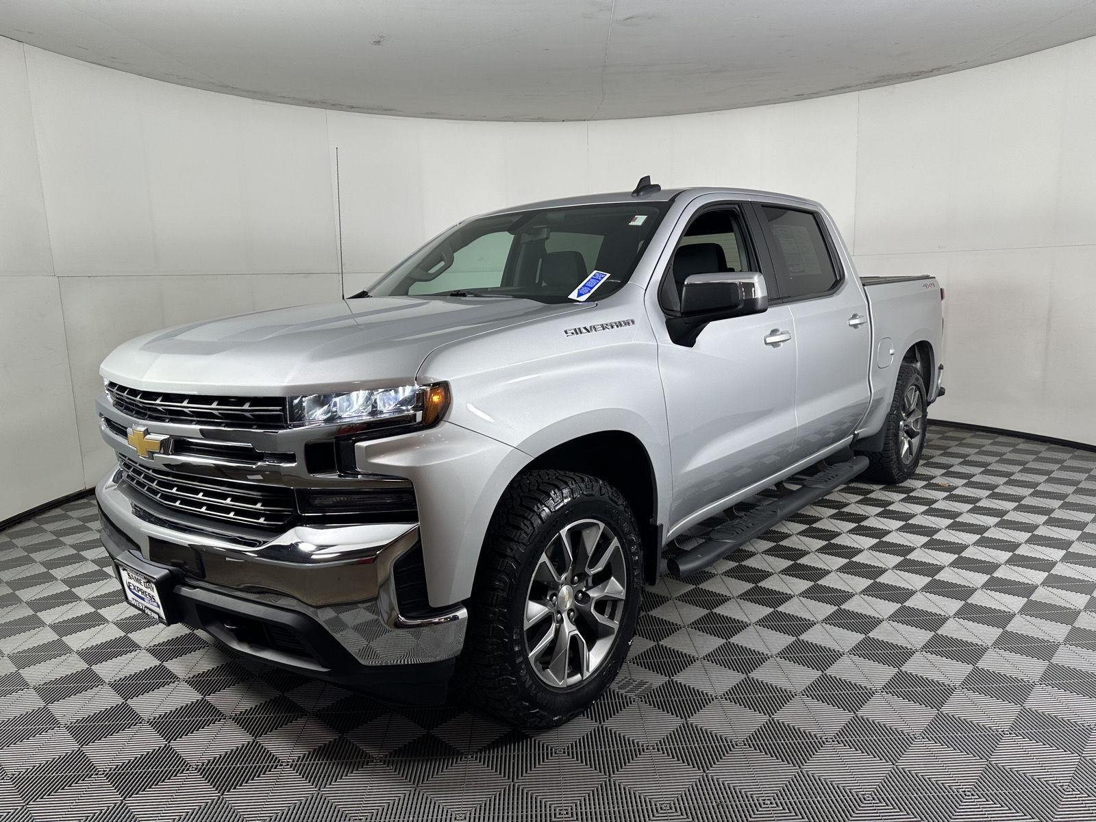 Used 2021 Silver Ice Metallic Chevrolet LT image 11