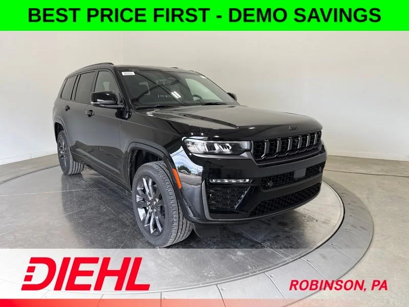 New 2026 Diamond Black Crystal Pearl-Coat Exterior Paint Jeep Limited Reserve image 1