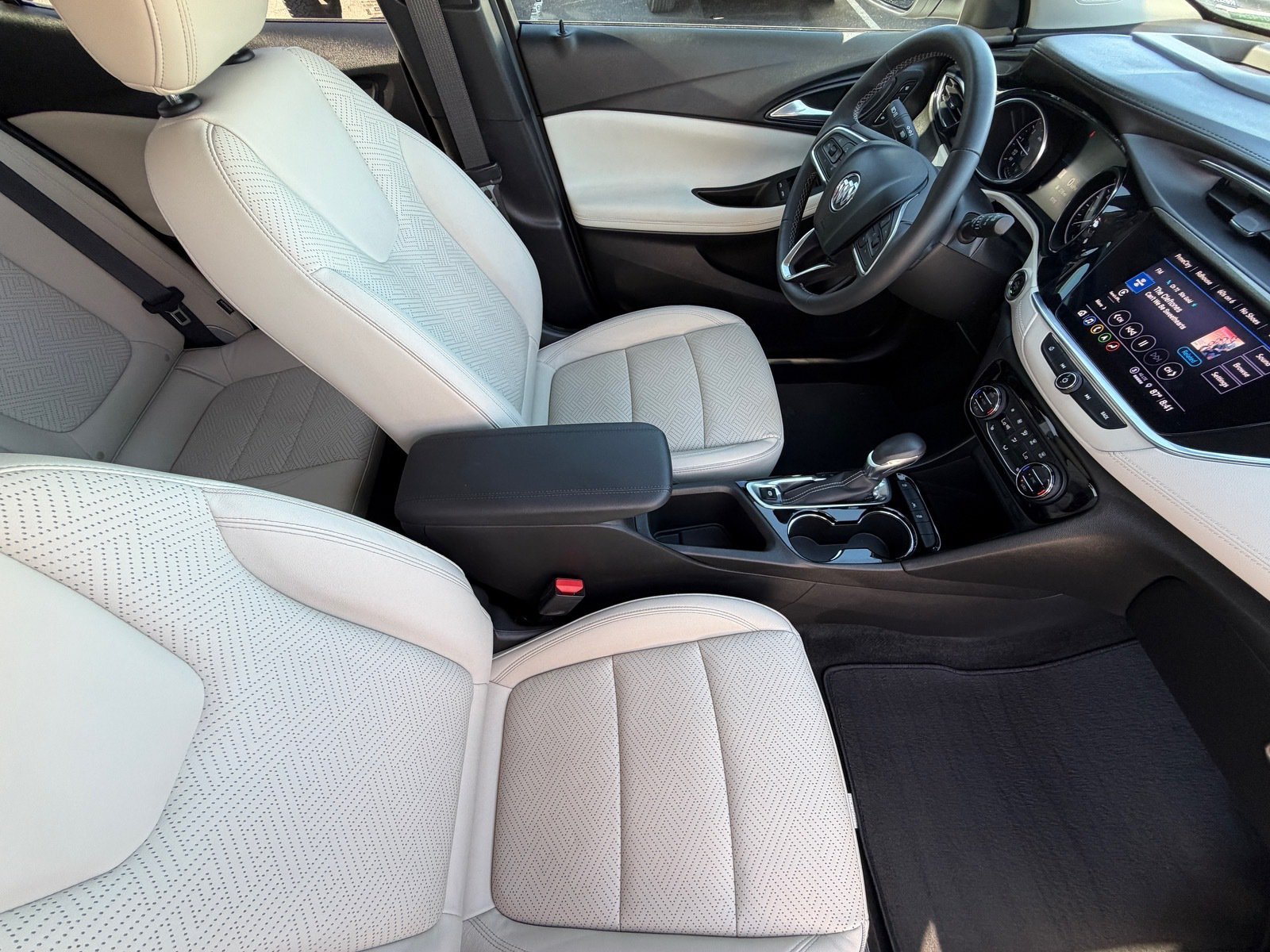 Used 2021 SUMMIT WHITE Buick Essence image 11