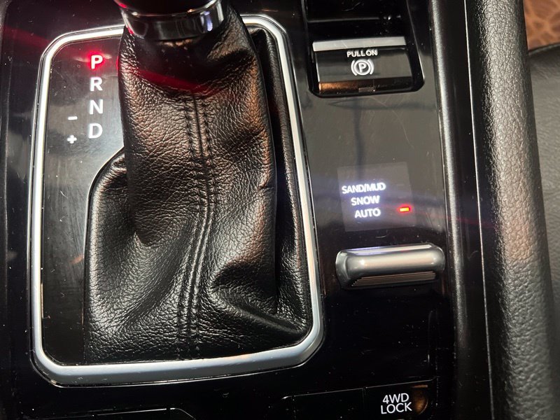 Used 2022 Black Jeep Latitude Lux image 29