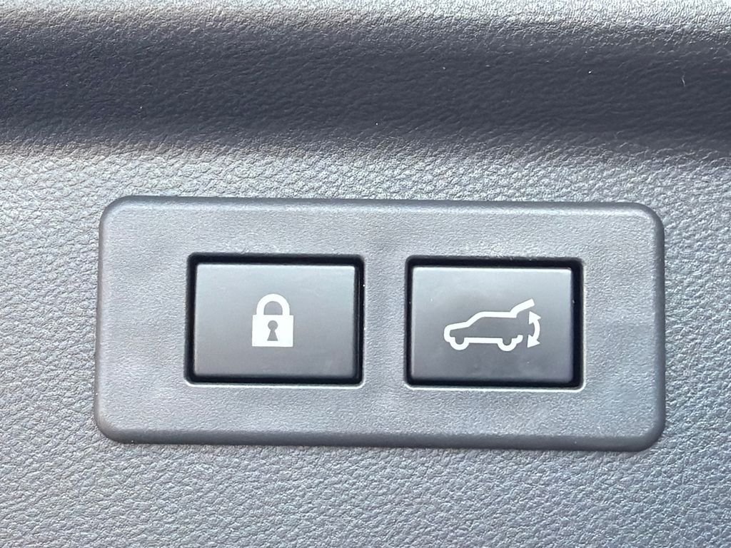 Used 2024 Silver Subaru Sport image 19