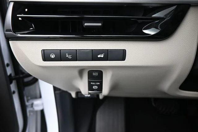 New 2026 Everest White Pearl TriCoat Nissan Platinum image 23