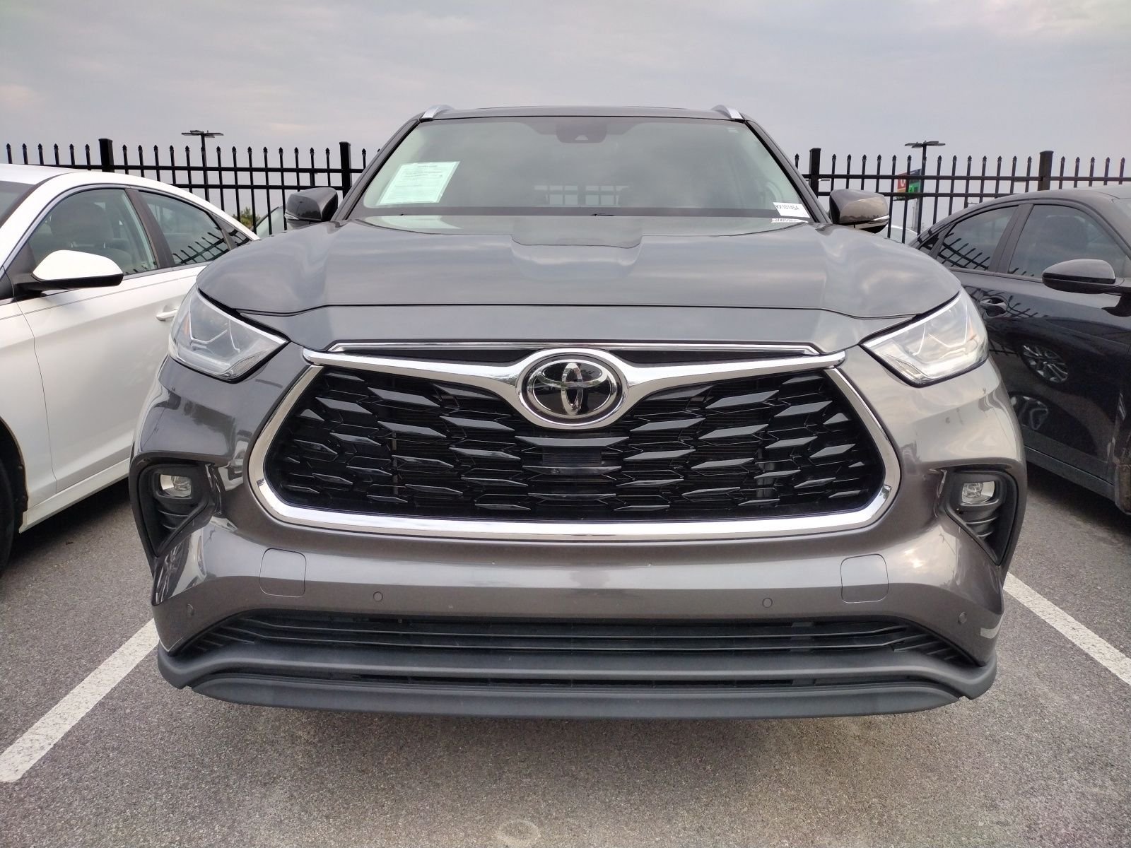 Used 2022 Gray Toyota Limited image 2