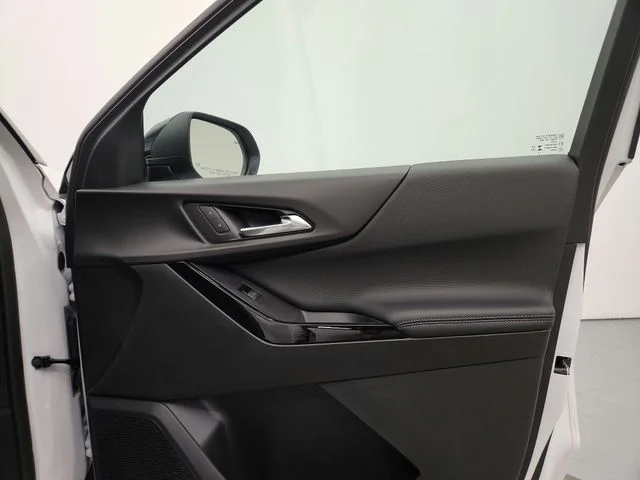 New 2027 White Chevrolet LT image 26