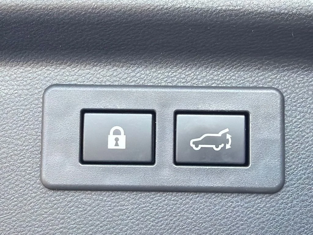 Used 2024 Silver Subaru Sport image 19