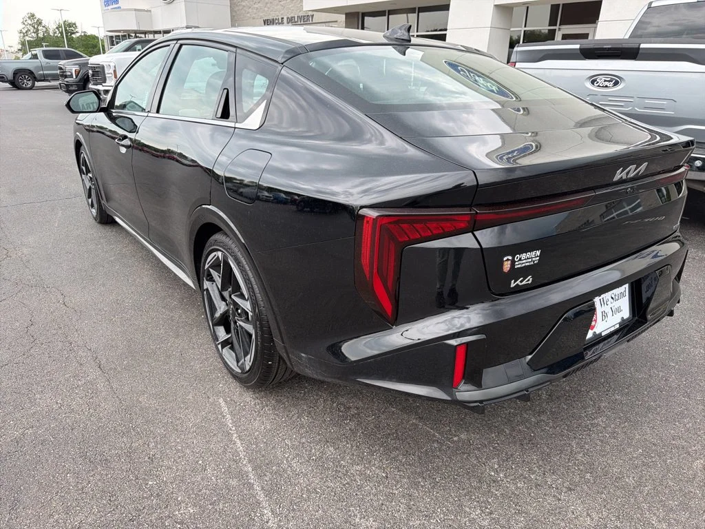 Used 2025 Aurora Black Kia GT-Line image 3