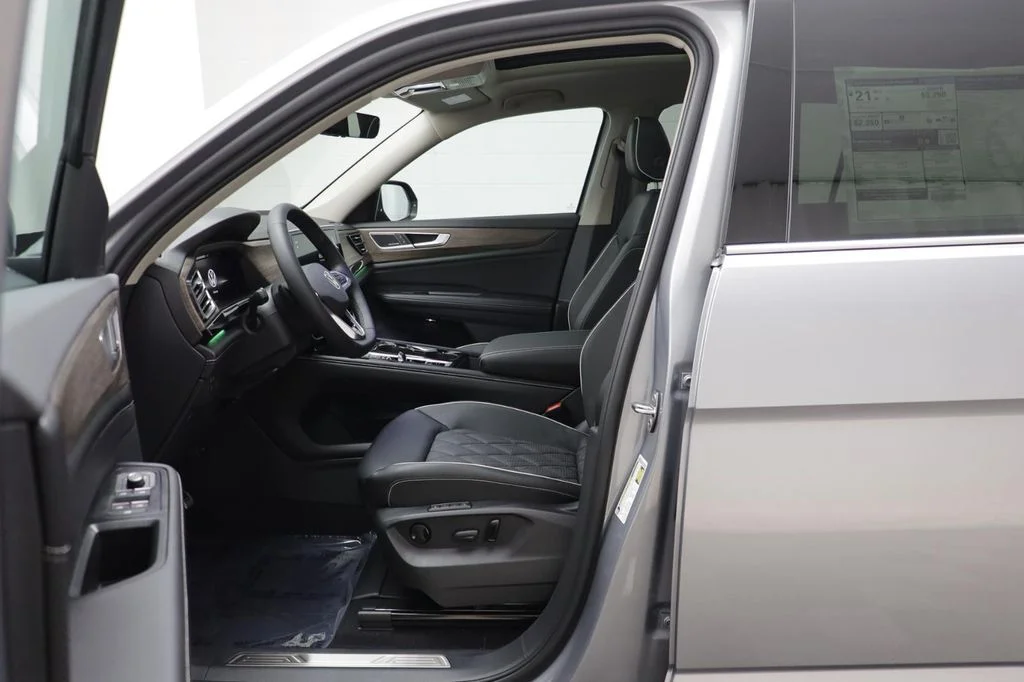 2026 Volkswagen Atlas SEL Premium R-Line - Photo 6