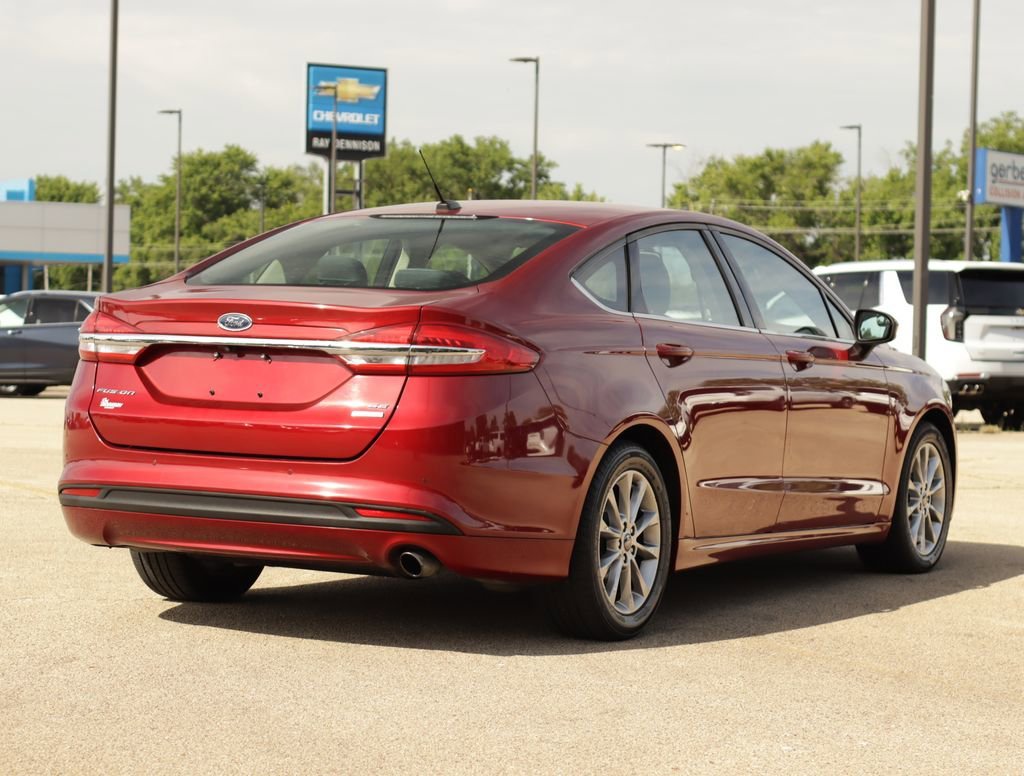 Used 2017 Red Ford SE image 7