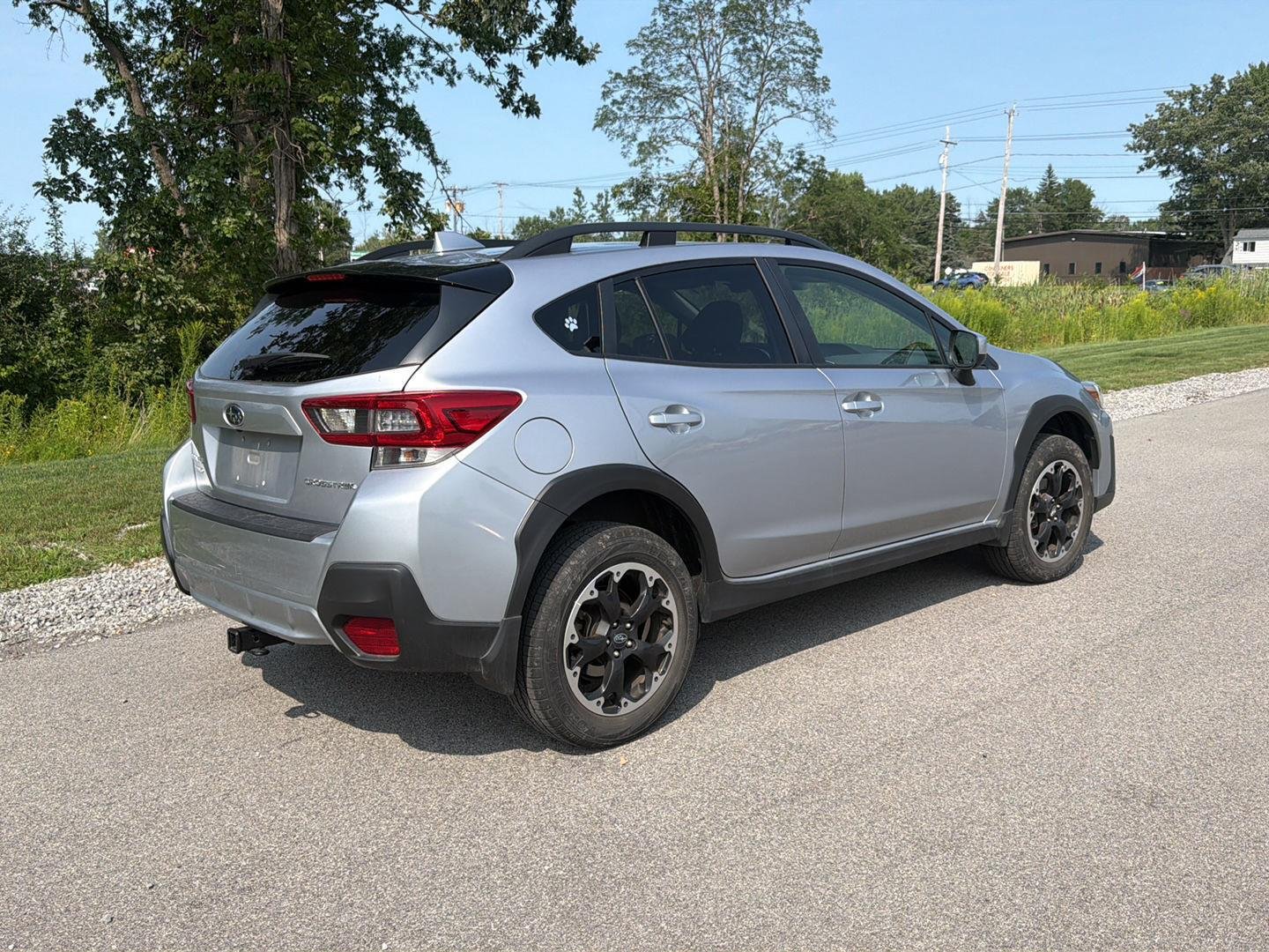 Used 2023 Ice Silver Metallic Subaru Premium image 4