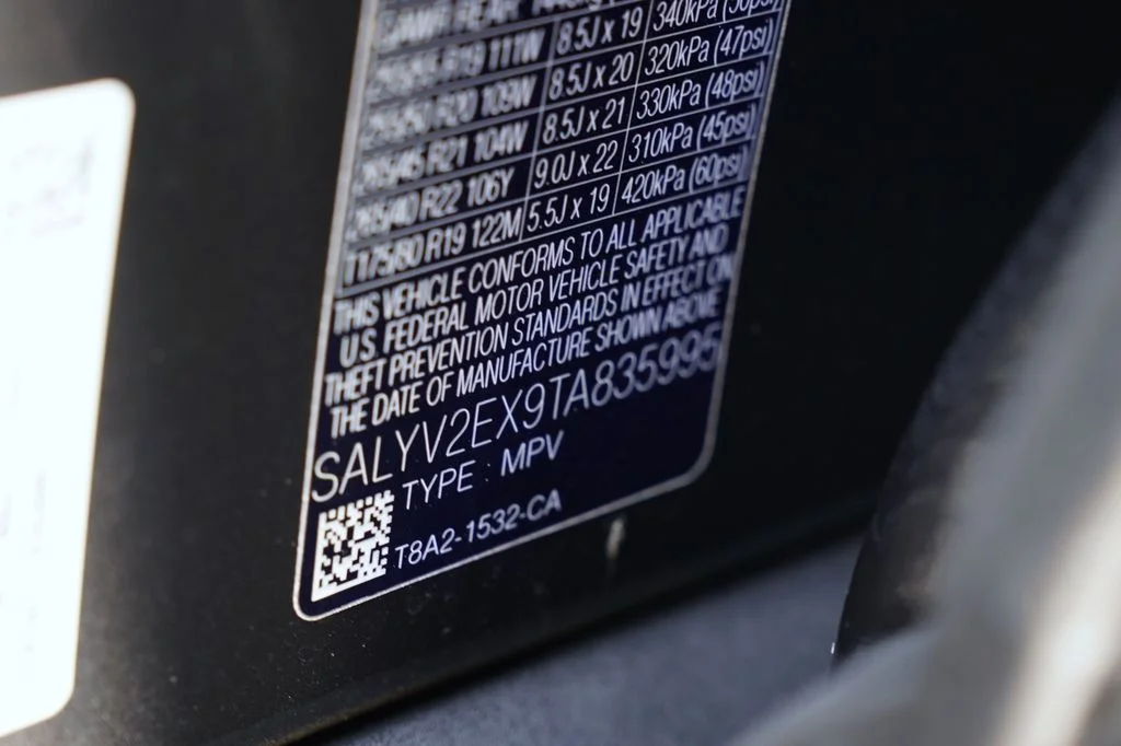 New 2026 Carpathian Grey Land Rover P250 Base image 38
