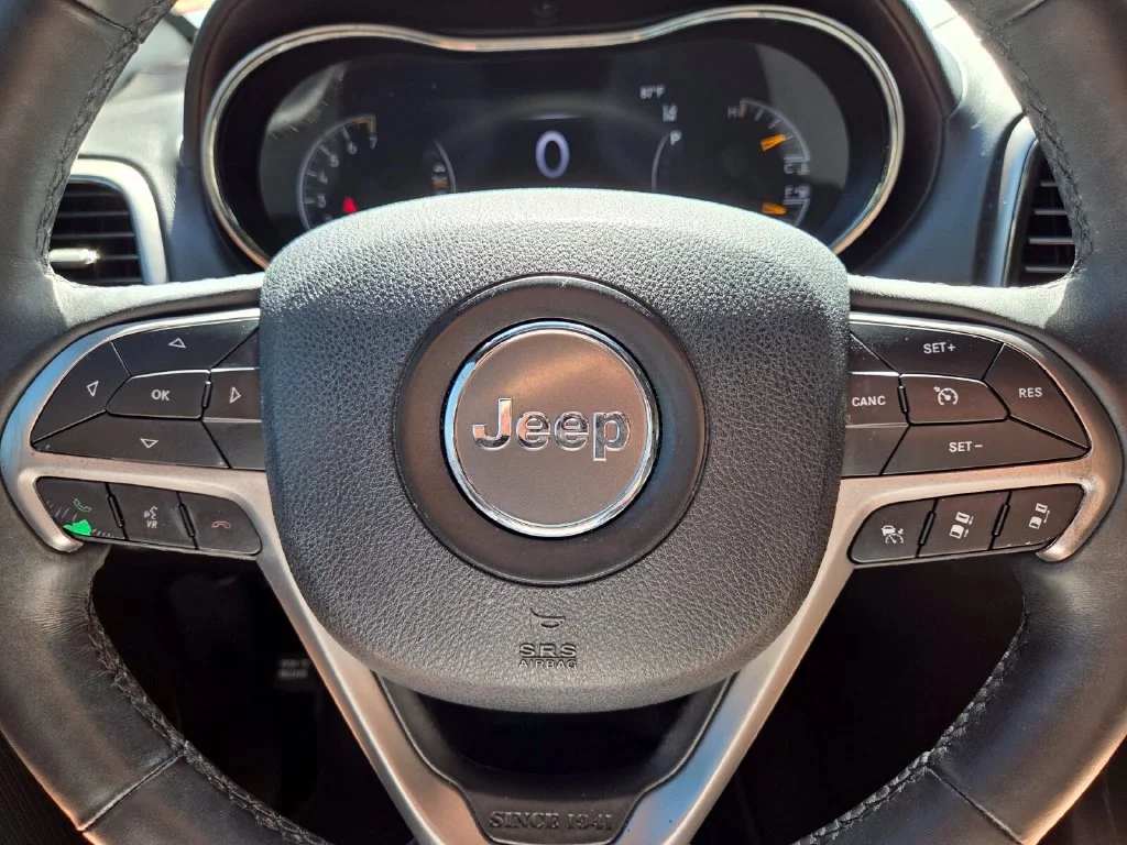 Used 2018 Red Jeep High Altitude image 34