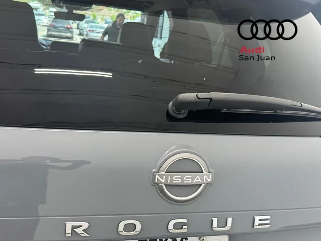 Used 2022 Gray Nissan SL image 15