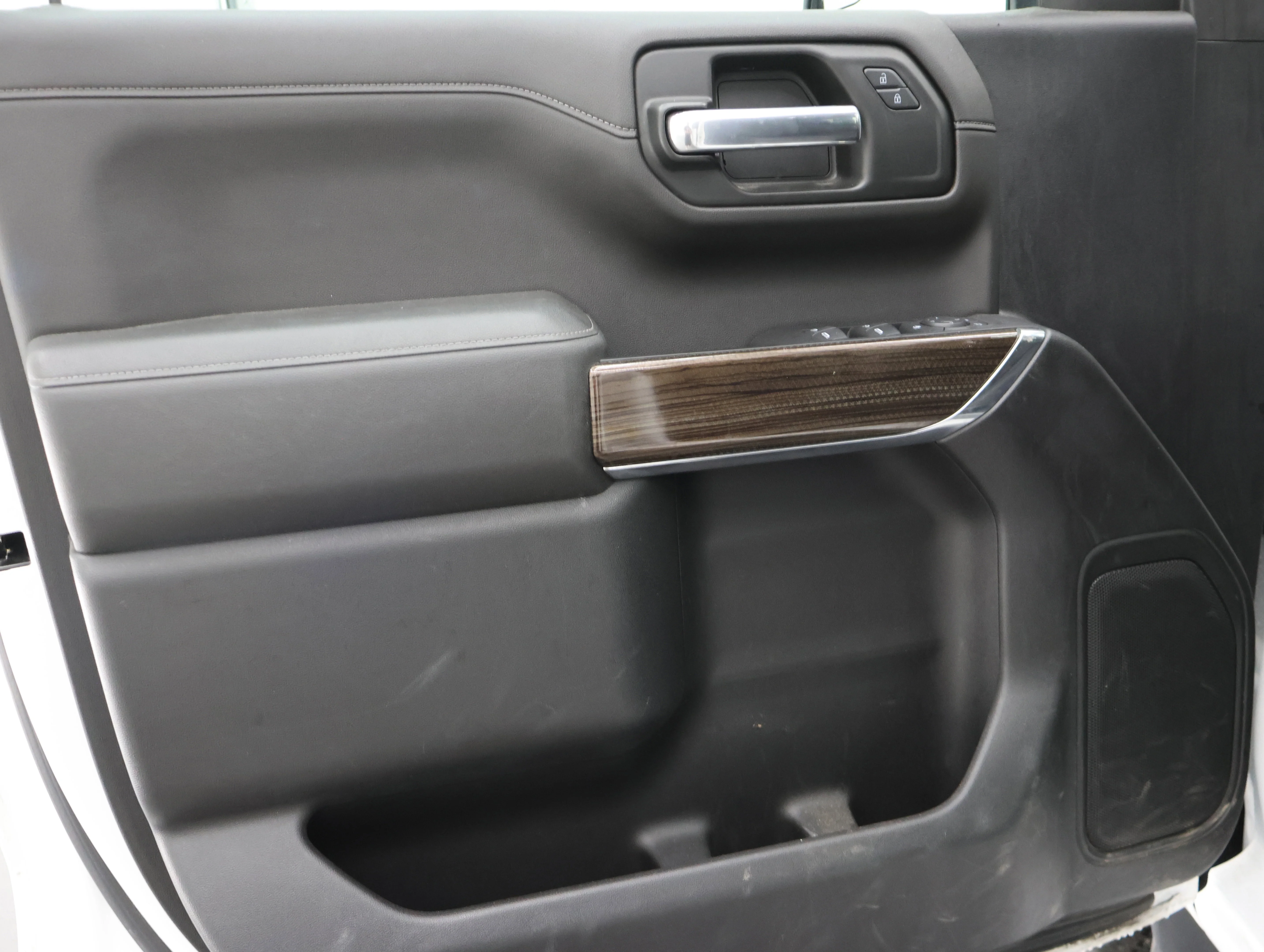 Used 2020 Summit White Chevrolet LT image 37