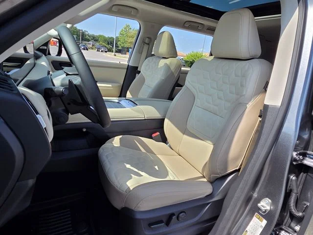New 2026 Gun Metallic Nissan Platinum image 9