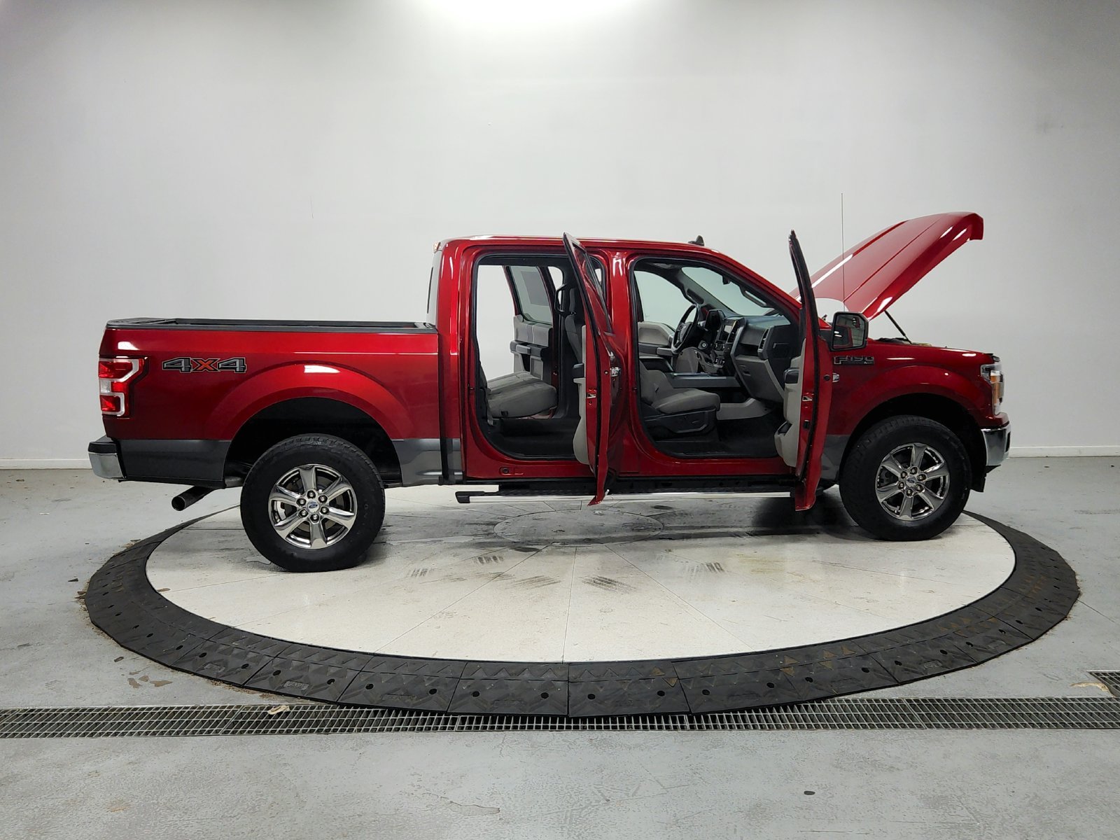 Used 2020 Red Ford XLT image 17
