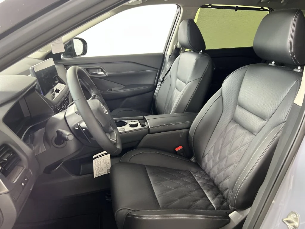 New 2026 Gray Nissan Platinum image 13
