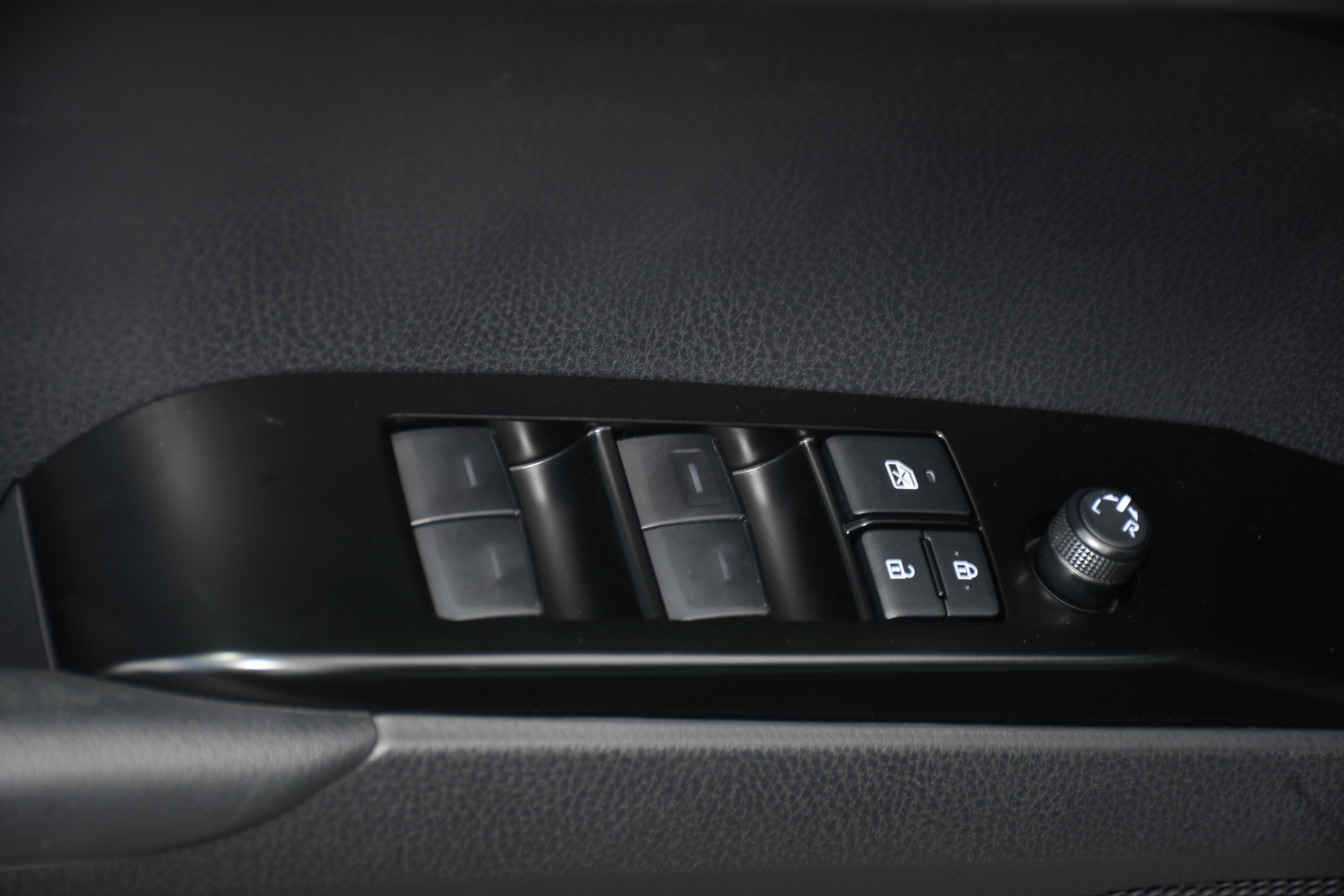 Used 2026  Toyota SE image 10