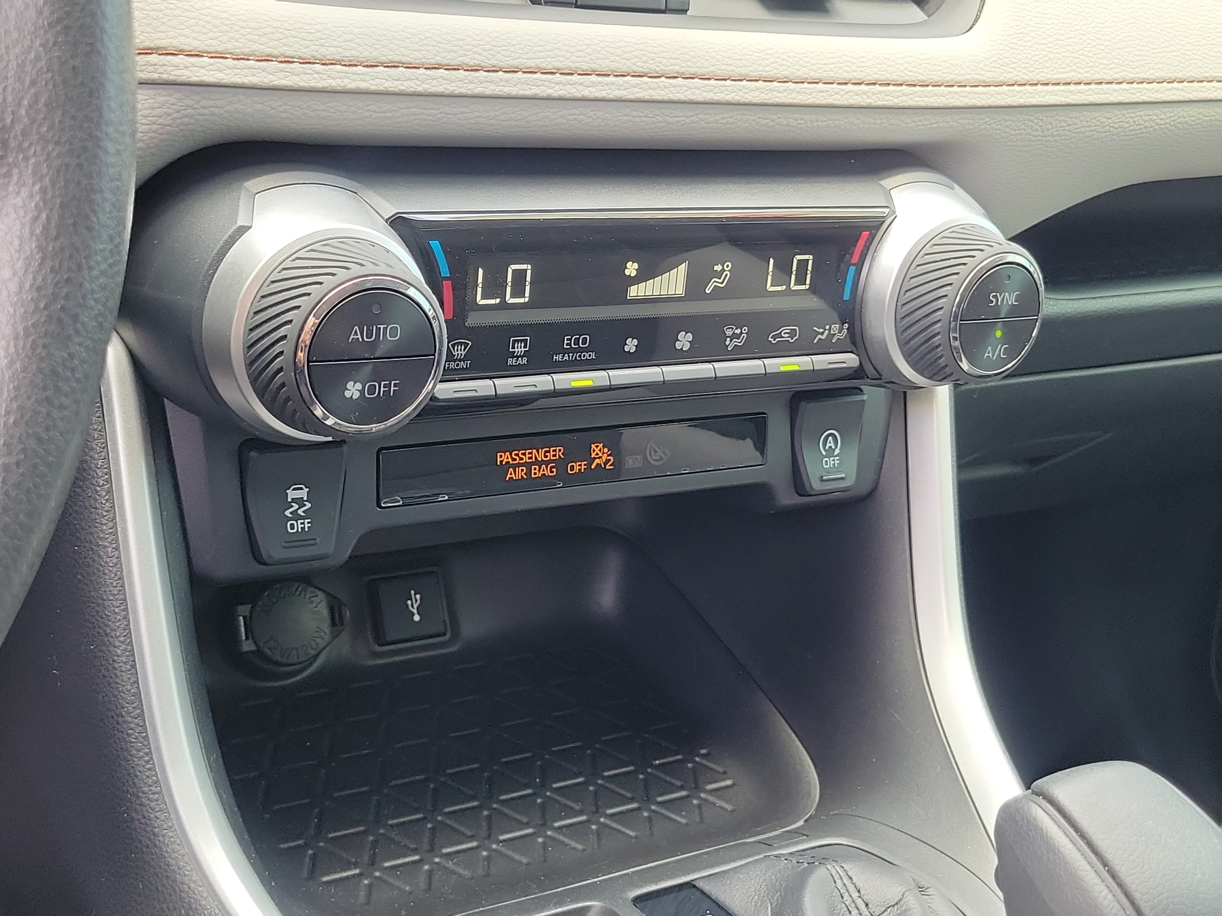 Used 2020 Silver Sky Metallic Toyota XLE image 28