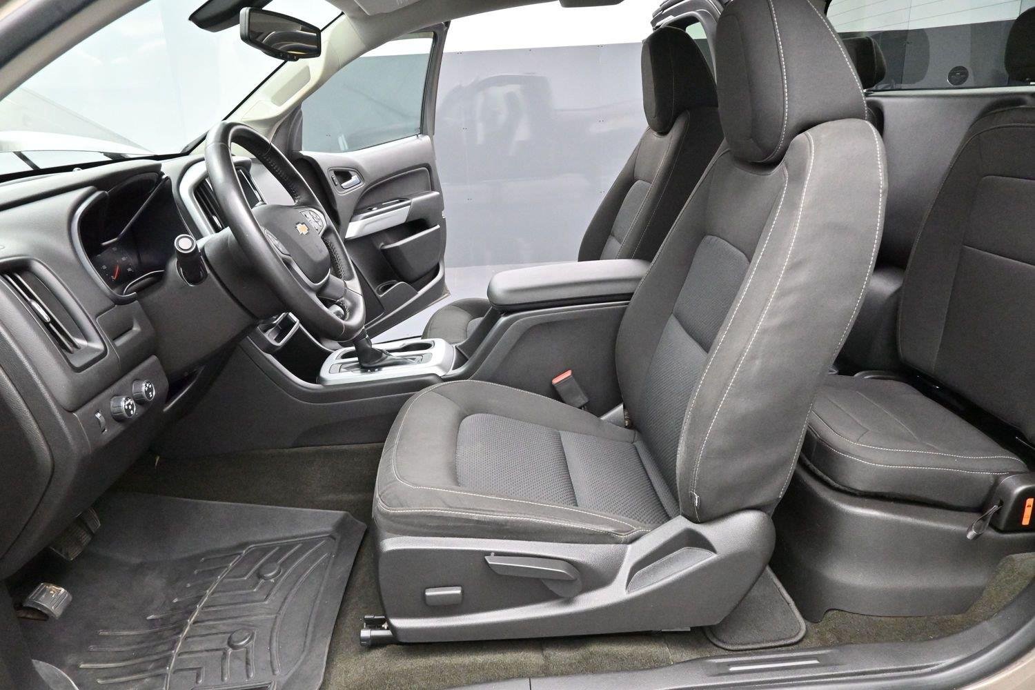 Used 2015 Brownstone Metallic Chevrolet 4WD LT image 17