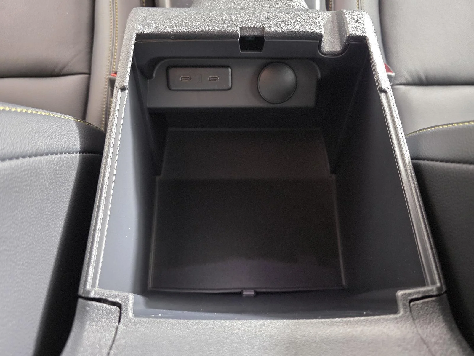 Used 2025 Carbonized Gray Metallic Ford Badlands image 34