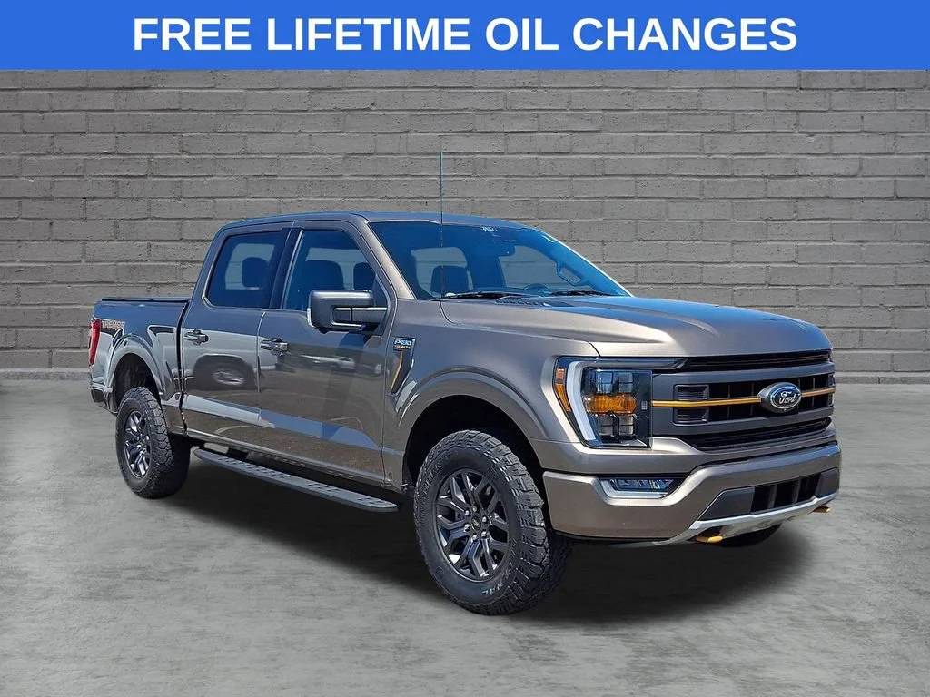 Used 2022  Ford XL image 1