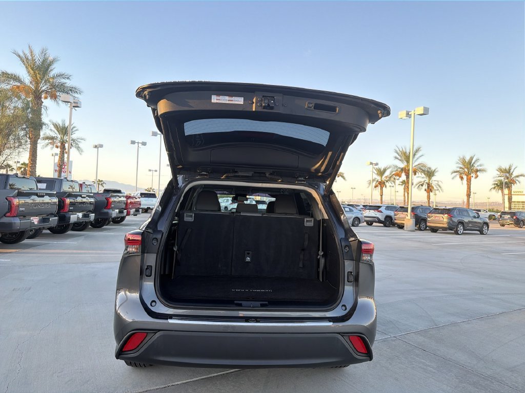 2023 Toyota Highlander L - Photo 31