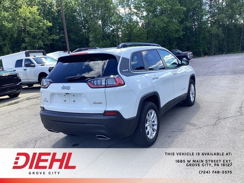 Used 2022 White Jeep Latitude Lux image 7