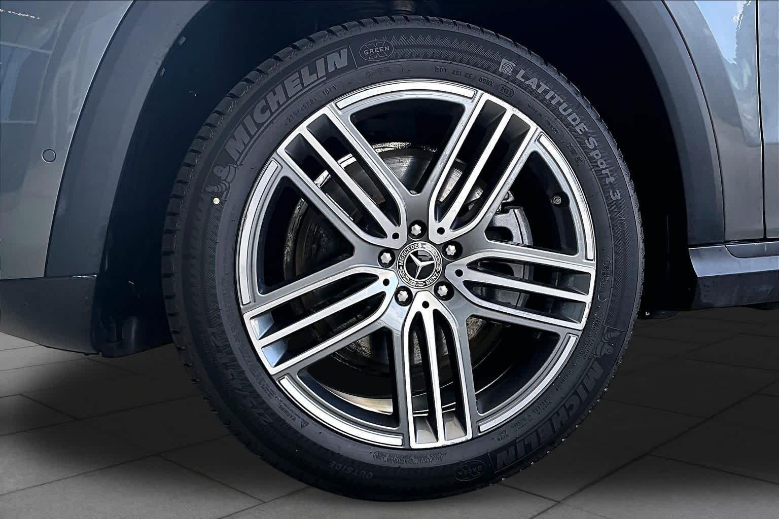 Used 2024 Selenite Grey Metallic Mercedes-Benz GLS 450 image 11