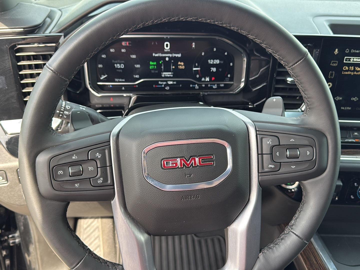Used 2025 Onyx Black GMC Elevation image 18