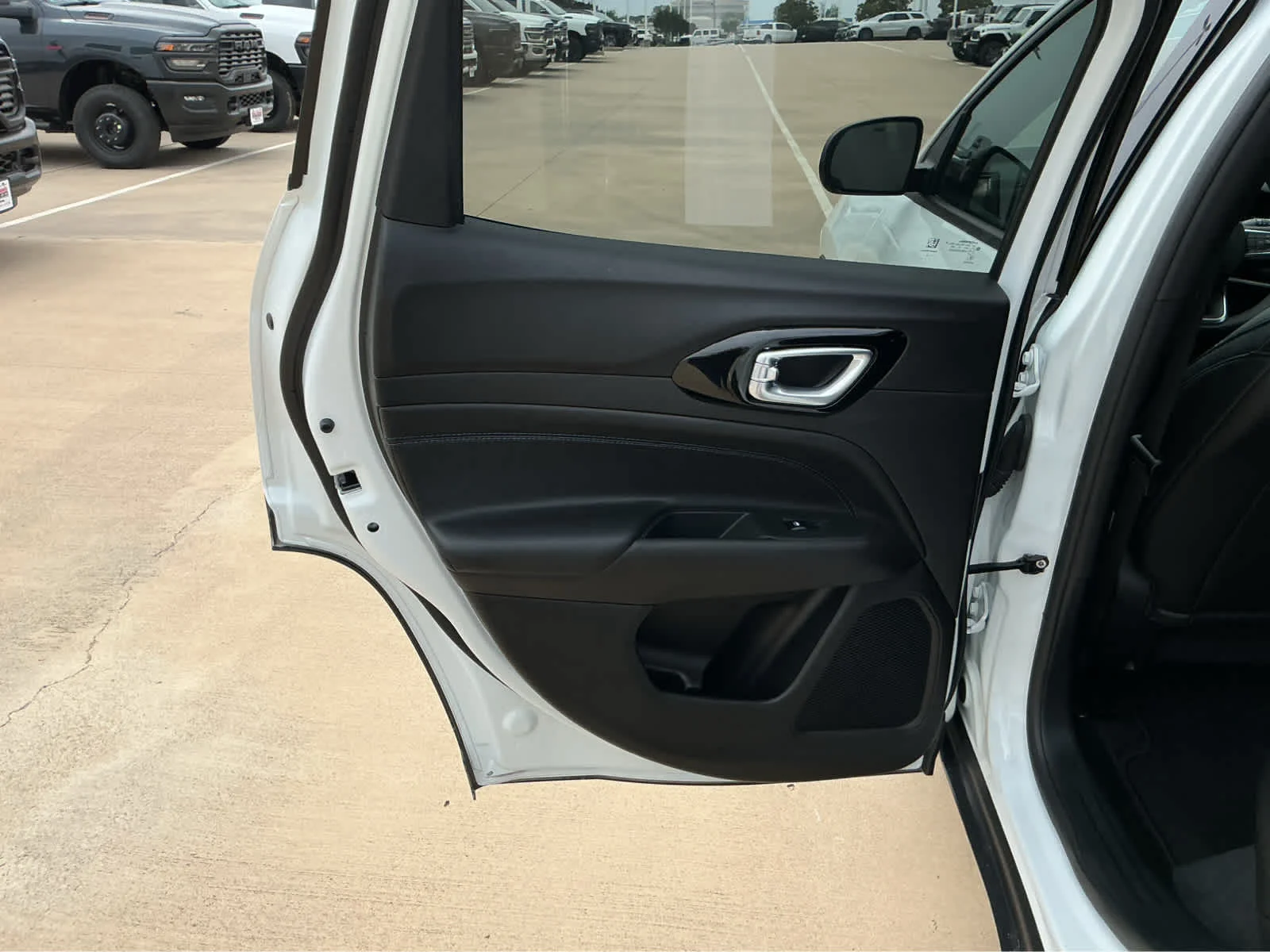 Certified Used 2025 Bright White Clearcoat Jeep Latitude image 16