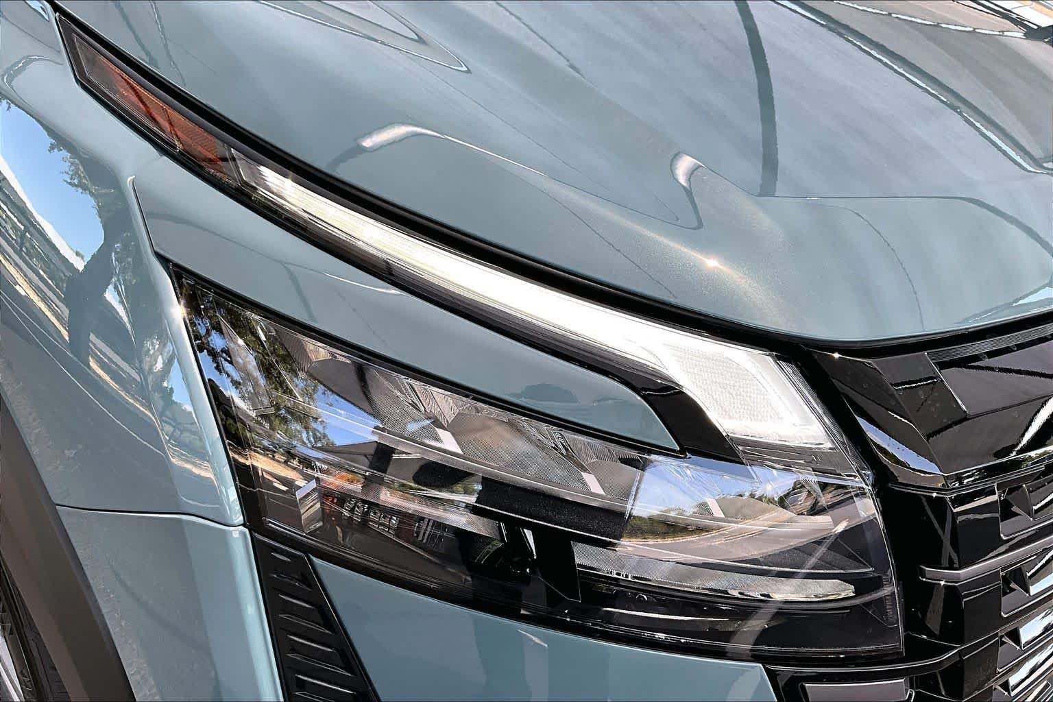 New 2026 Baltic Teal Nissan SL image 13