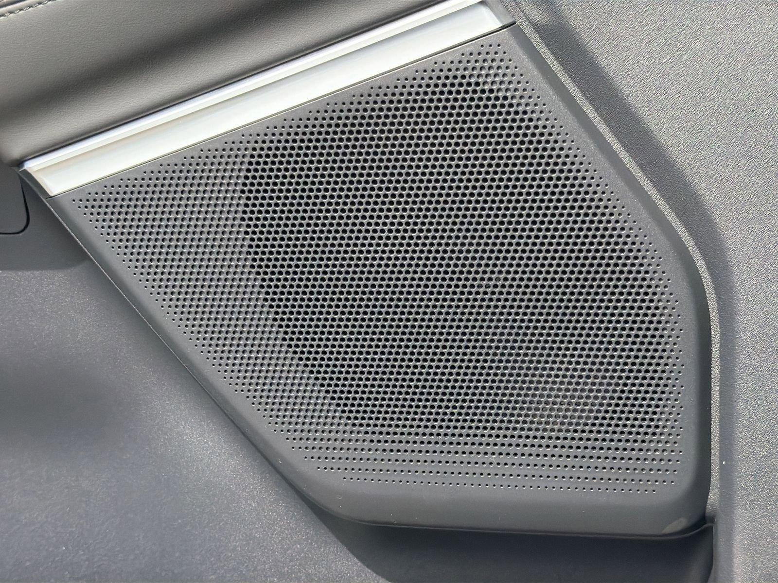 New 2026 Oxford White Ford Active image 30