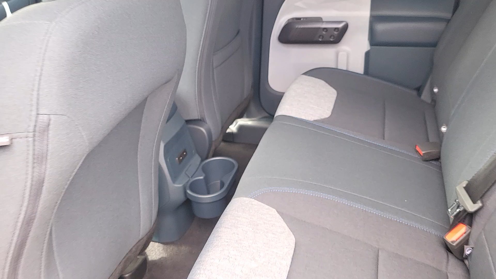 New 2026 Carbonized Gray Metallic Ford XLT image 21