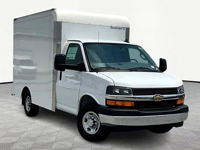 New 2025 Chevrolet Express Cutaway 3500 1WT