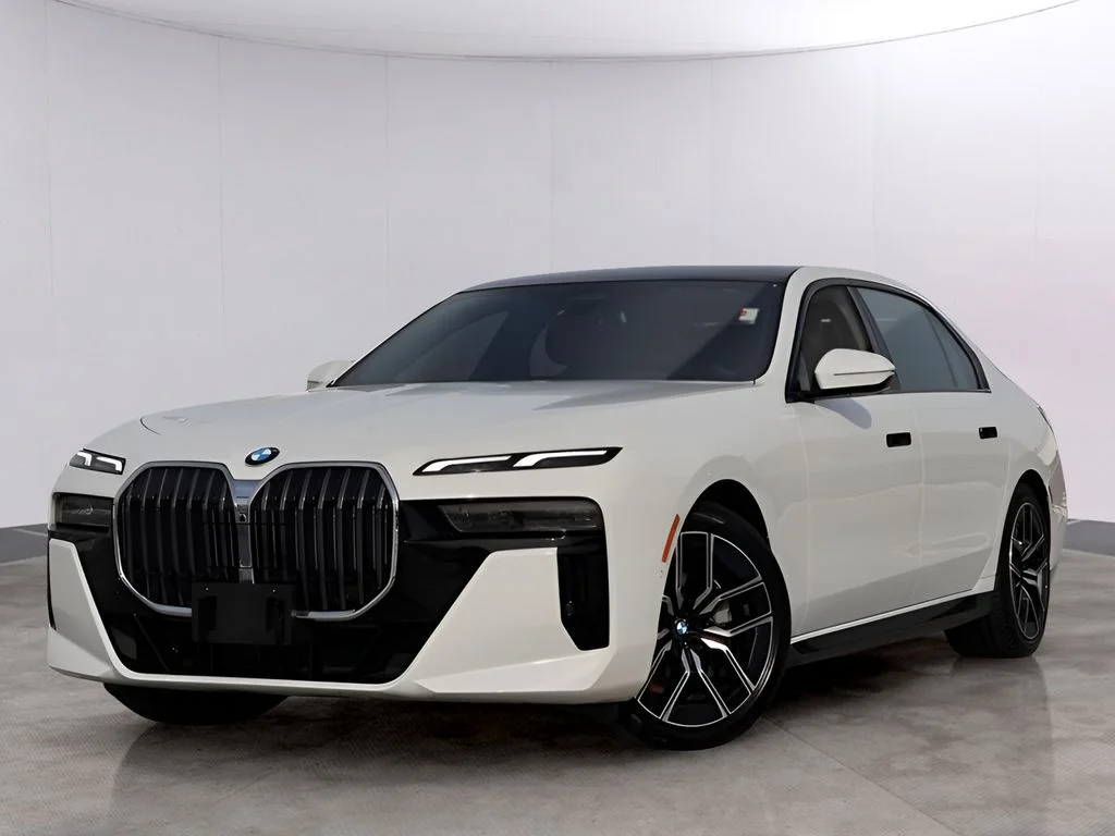 2025 BMW 7 Series 740i xDrive Sedan's photo